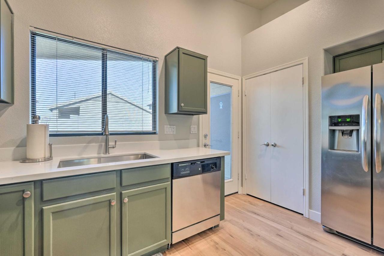 Sunlit Peoria Vacation Rental With Private Yard Exterior photo