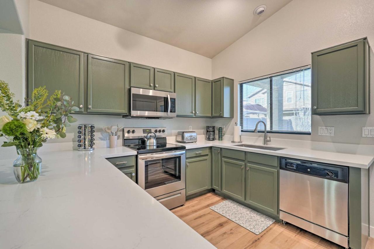 Sunlit Peoria Vacation Rental With Private Yard Exterior photo